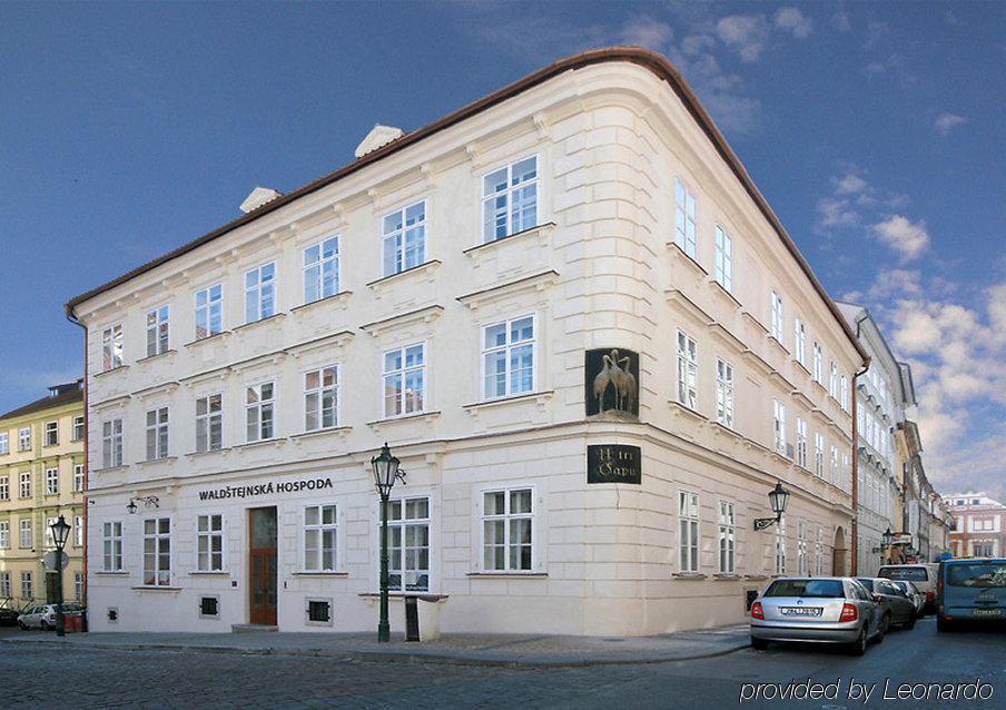 Three Storks Готель 5*