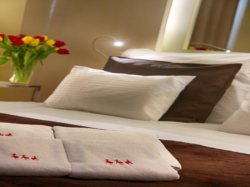 Готель Three Storks 5*