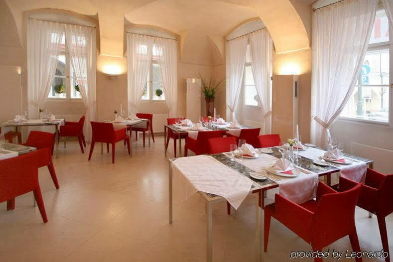 Three Storks 5* Прага